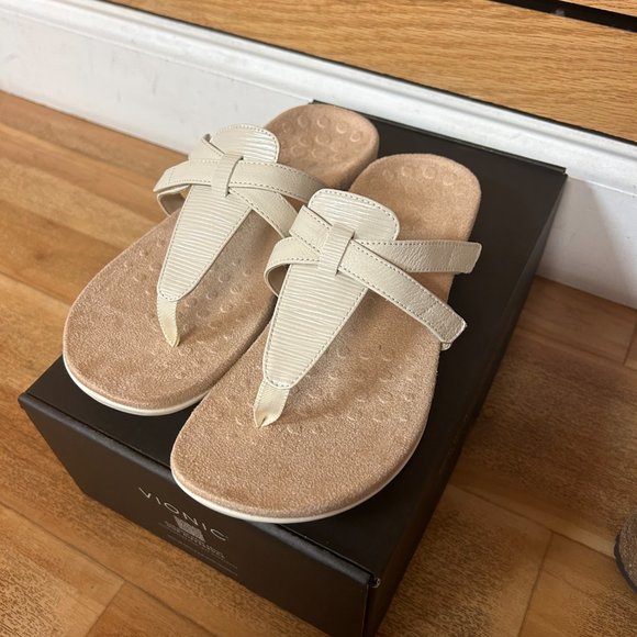 Vionic Karley Toe Post Sandal - Picture 2 of 3